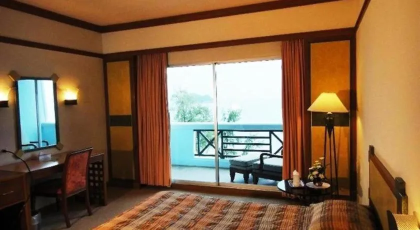 Bed in BP Samila Beach Hotel & Resort