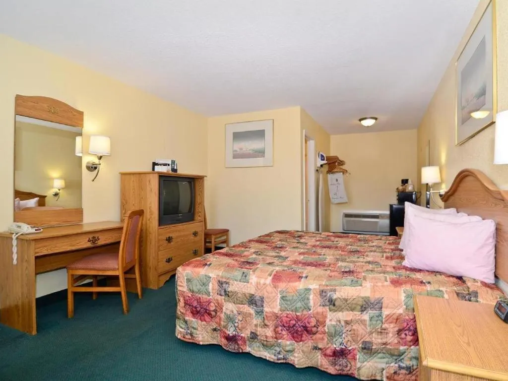 Bed in Americas Best Value Inn Alexandria