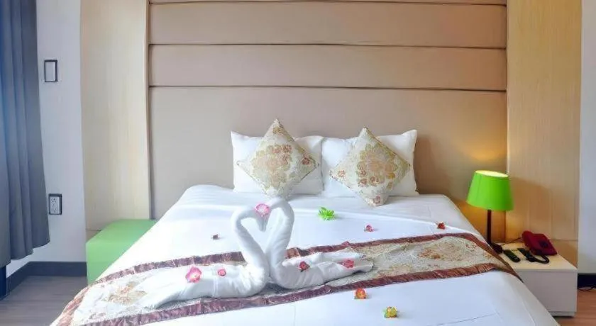 Bed in Vinh Hung 2 City Hotel