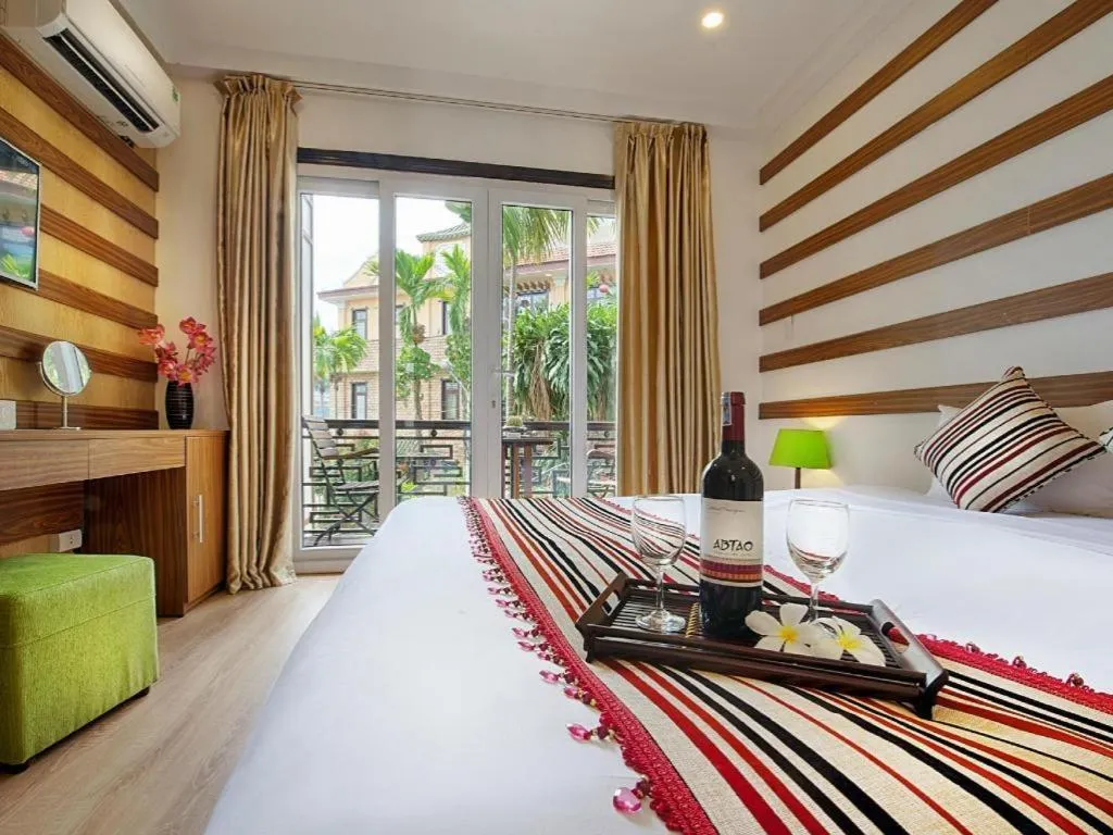 Bed in Vinh Hung 2 City Hotel