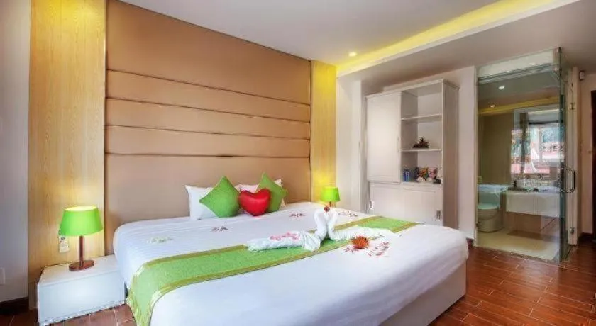 Bed in Vinh Hung 2 City Hotel