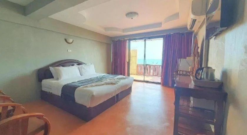 Bed in Jirawan Hotel