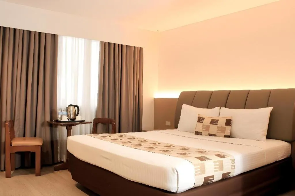 Bed in Las Palmas Hotel de Manila