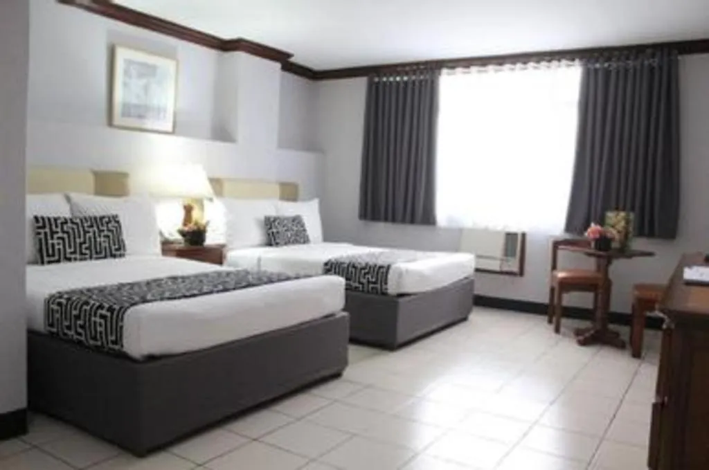 Bed in Las Palmas Hotel de Manila