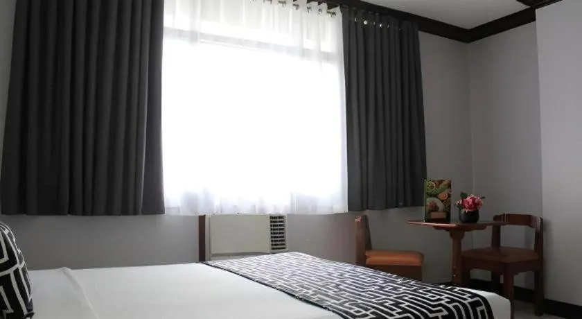 Bed in Las Palmas Hotel de Manila