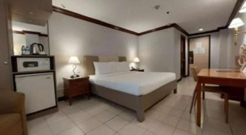 Bed in Las Palmas Hotel de Manila