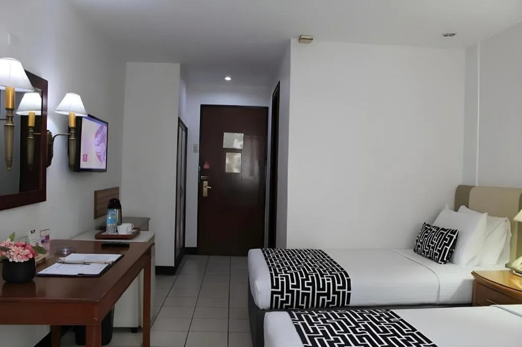 Bed in Las Palmas Hotel de Manila