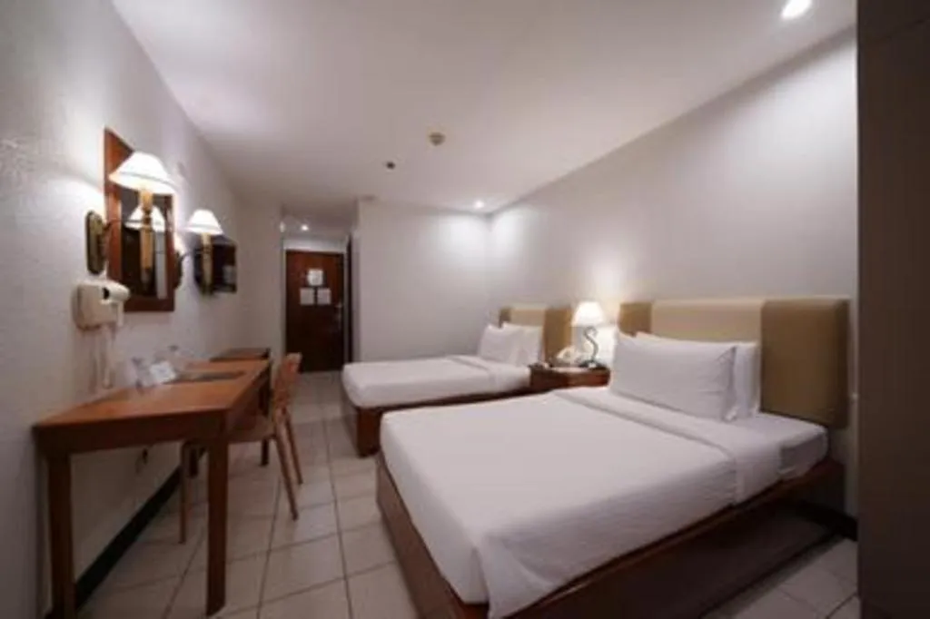 Bed in Las Palmas Hotel de Manila