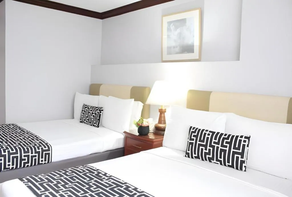 Bed in Las Palmas Hotel de Manila