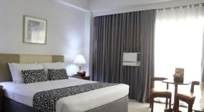 Bed in Las Palmas Hotel de Manila