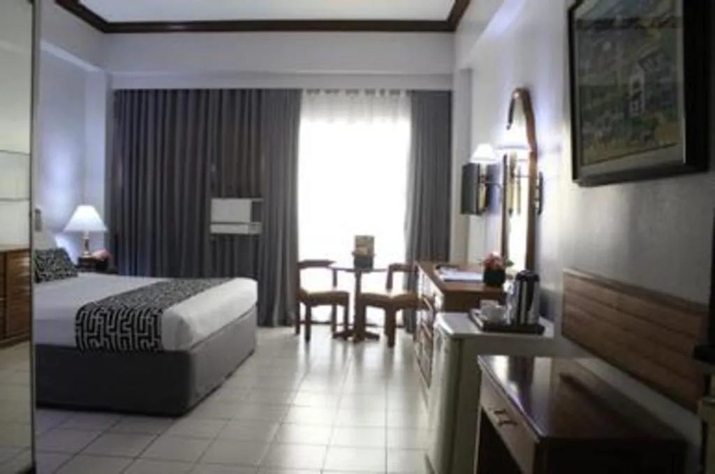 Bed in Las Palmas Hotel de Manila