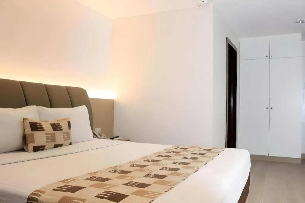 Bed in Las Palmas Hotel de Manila