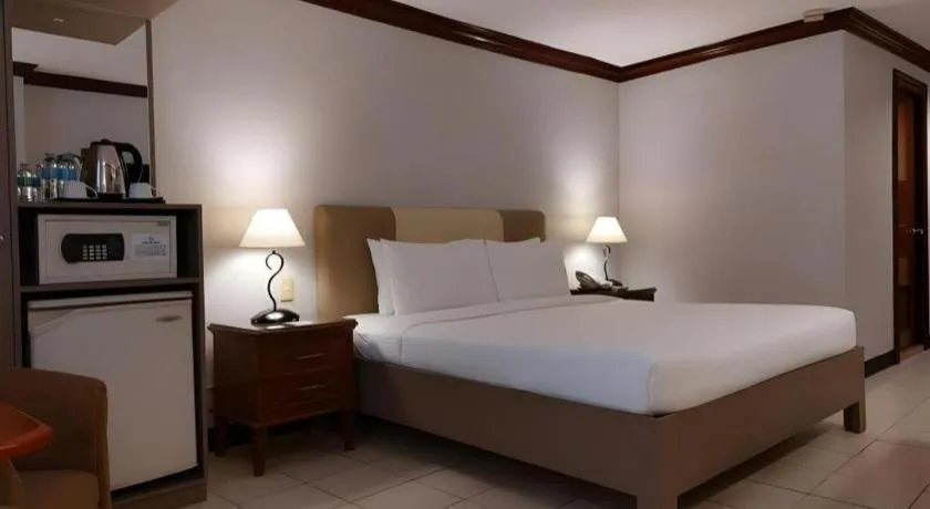 Bed in Las Palmas Hotel de Manila