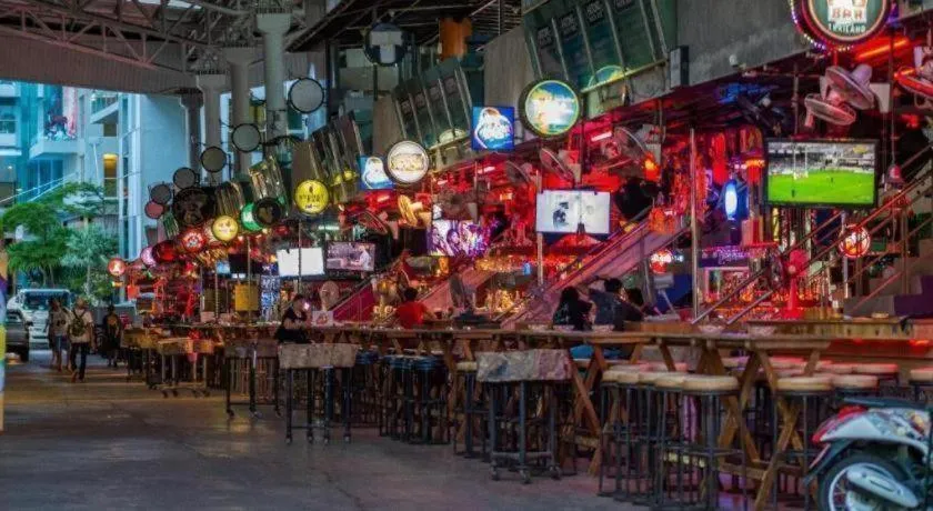 Triple Rund Place Hotel