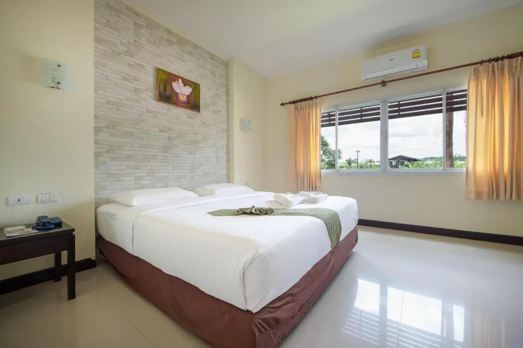 Bed in Kaew Samui Resort