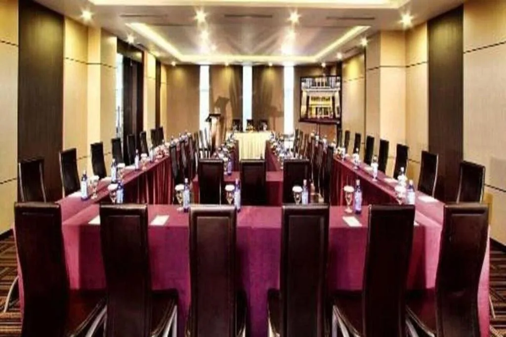 Orchardz Hotel Ayani