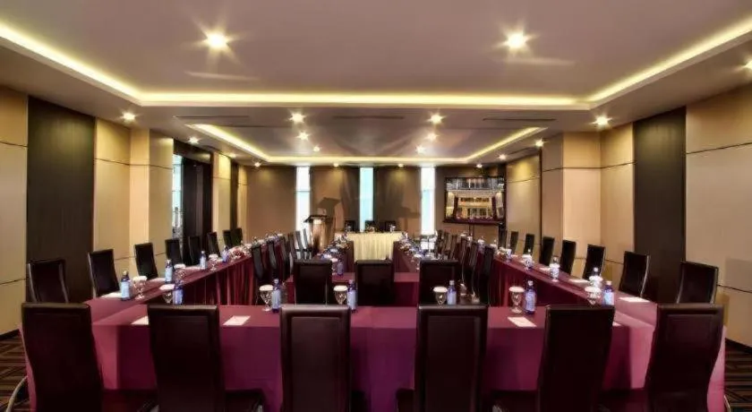 Orchardz Hotel Ayani