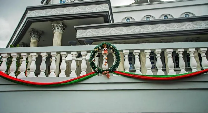 Orchardz Hotel Ayani