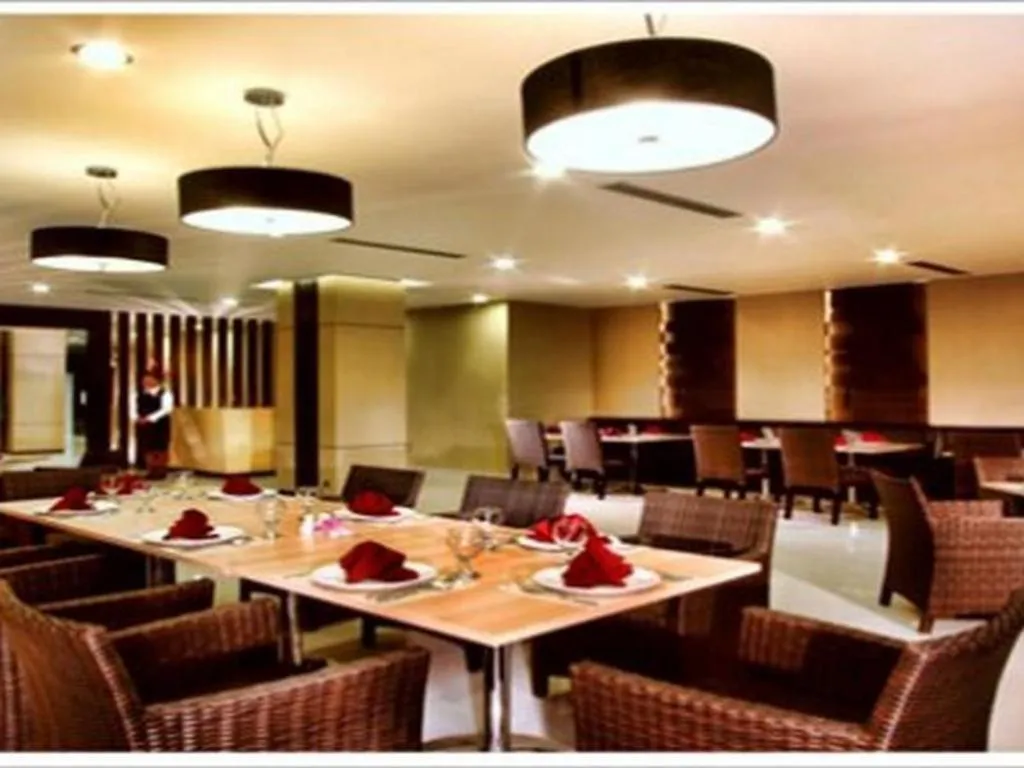 Orchardz Hotel Ayani