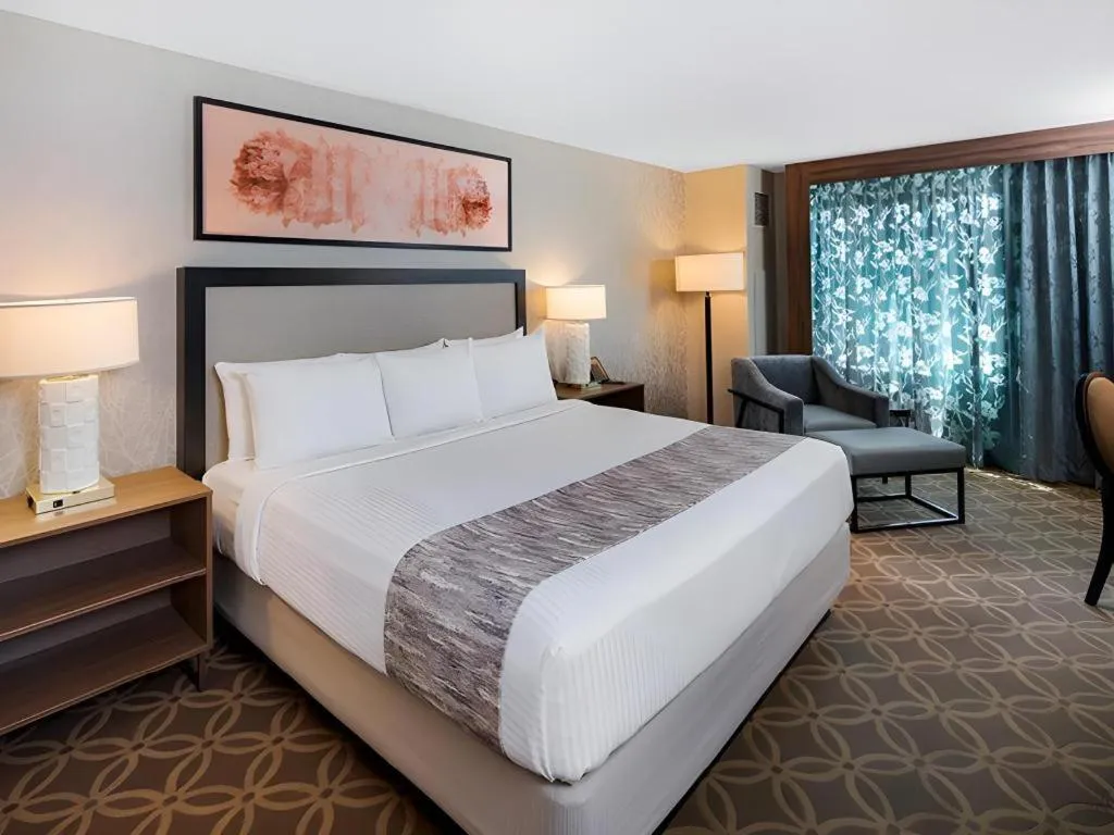 Bed in Cannery Casino and Hotel