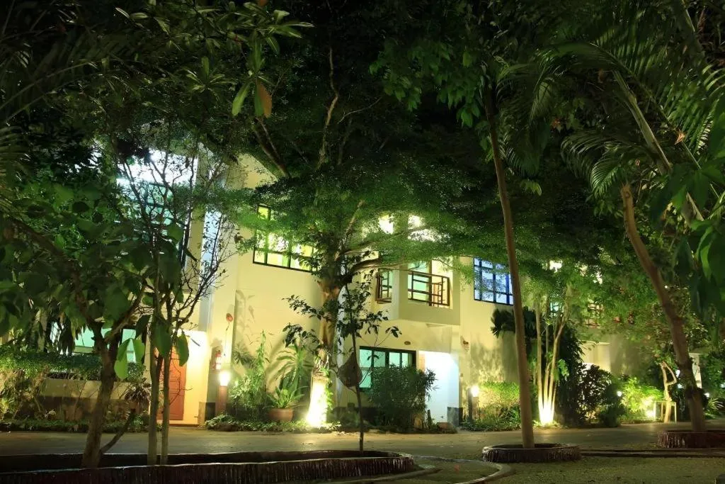 Chayada Garden House and Resort Hotel