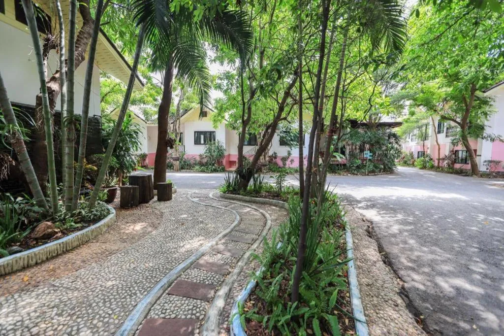 Chayada Garden House and Resort Hotel