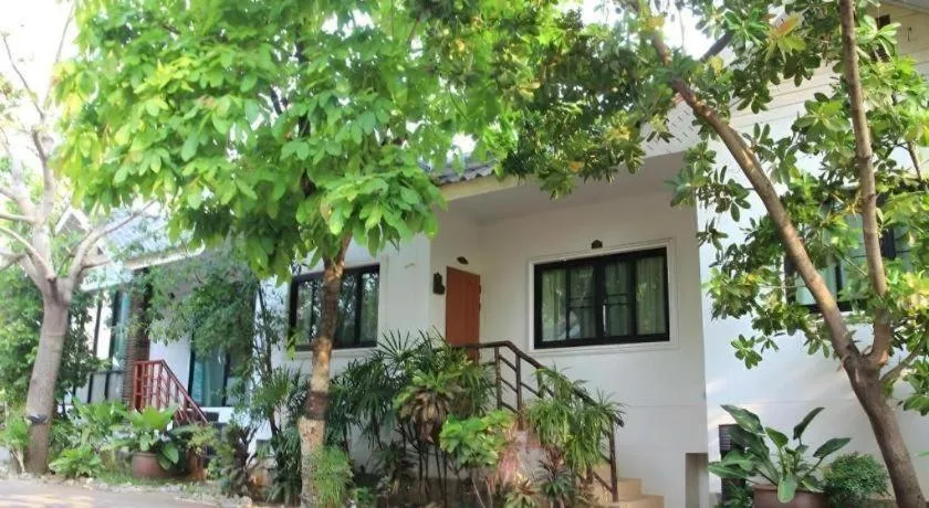 Chayada Garden House and Resort Hotel