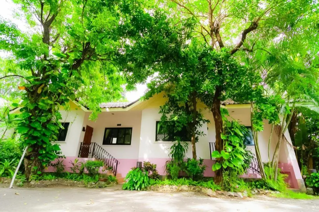 Chayada Garden House and Resort Hotel