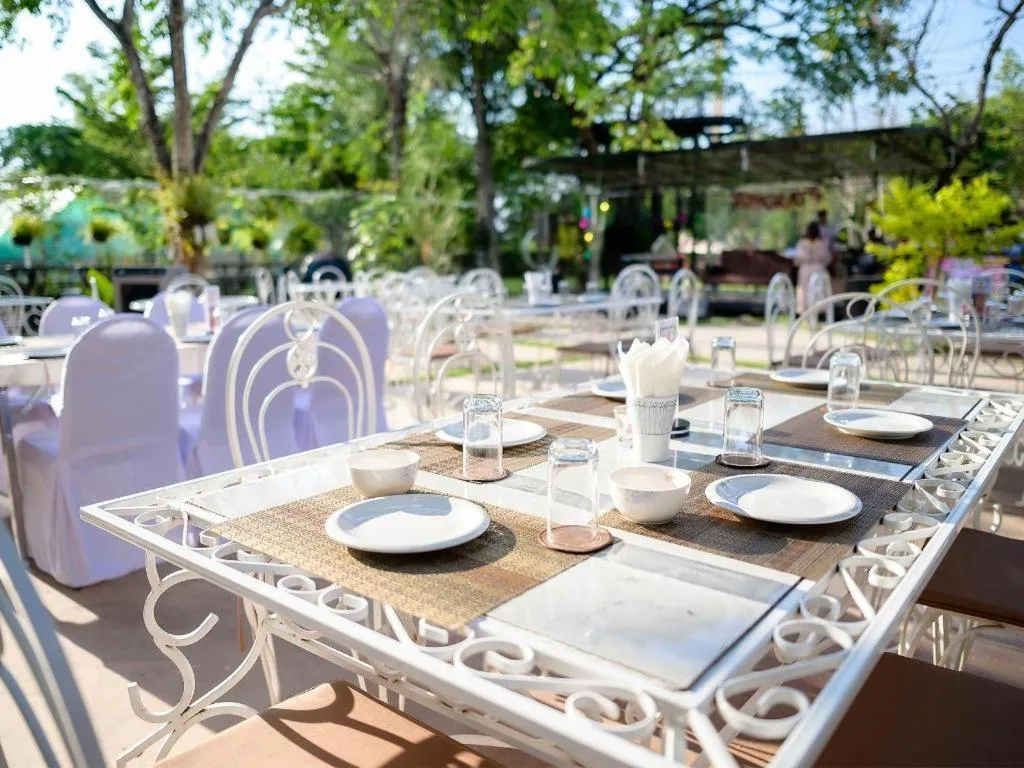 Chayada Garden House and Resort Hotel