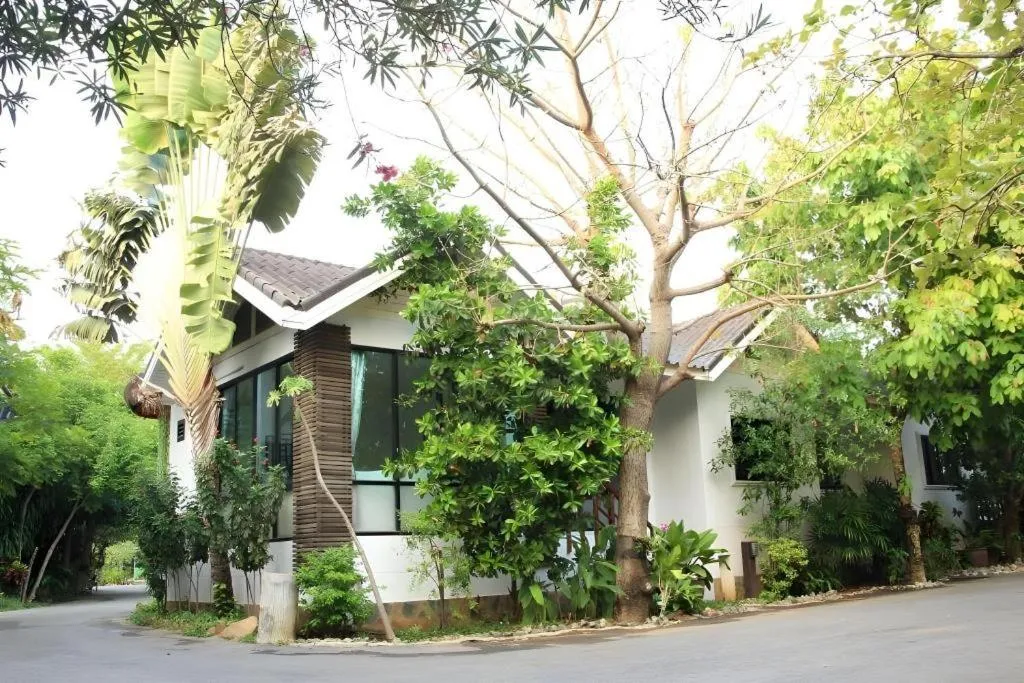 Chayada Garden House and Resort Hotel