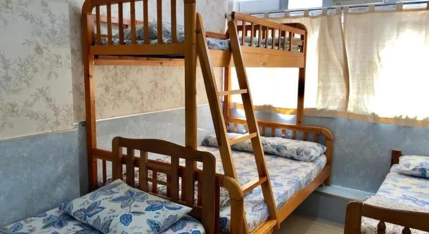 Bed in Dragon Hostel Hong Kong