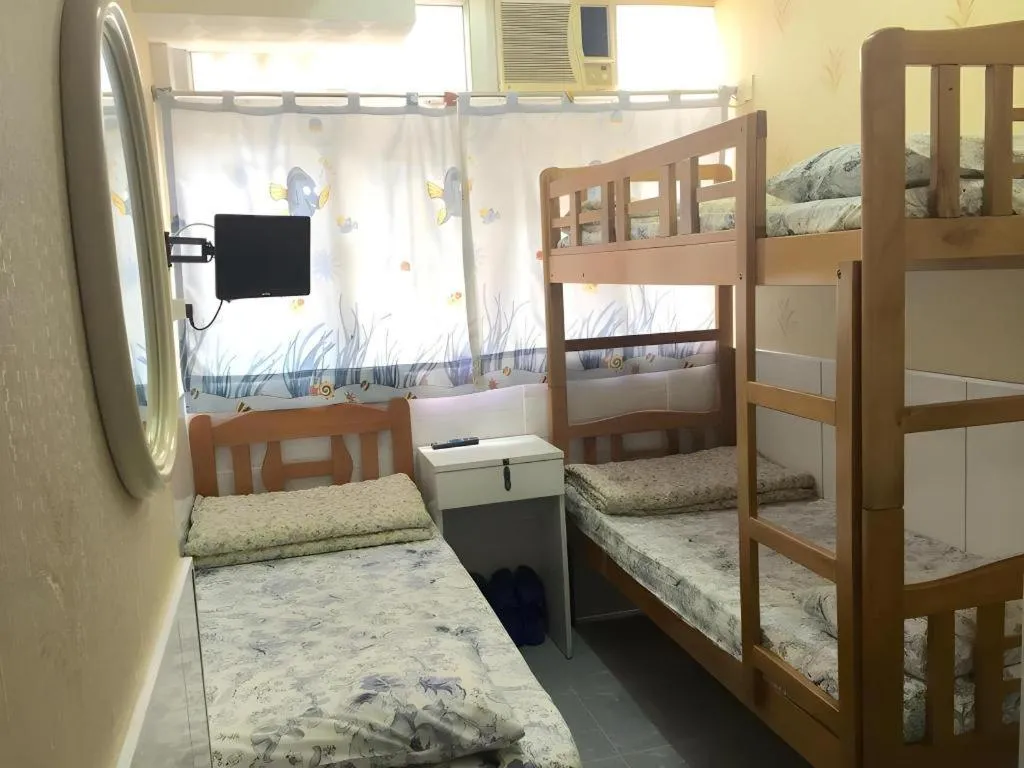 Bed in Dragon Hostel Hong Kong