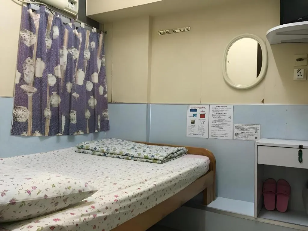 Bed in Dragon Hostel Hong Kong