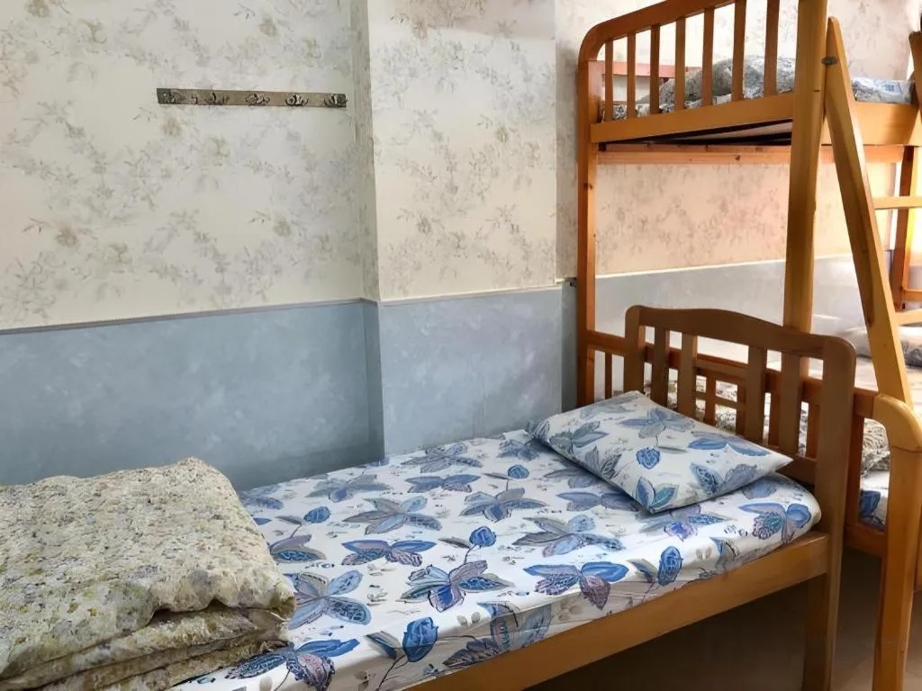 Bed in Dragon Hostel Hong Kong