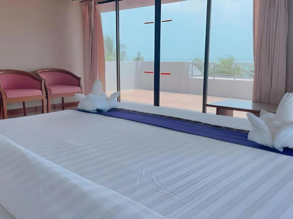 Bed in Supar Royal Beach Hotel