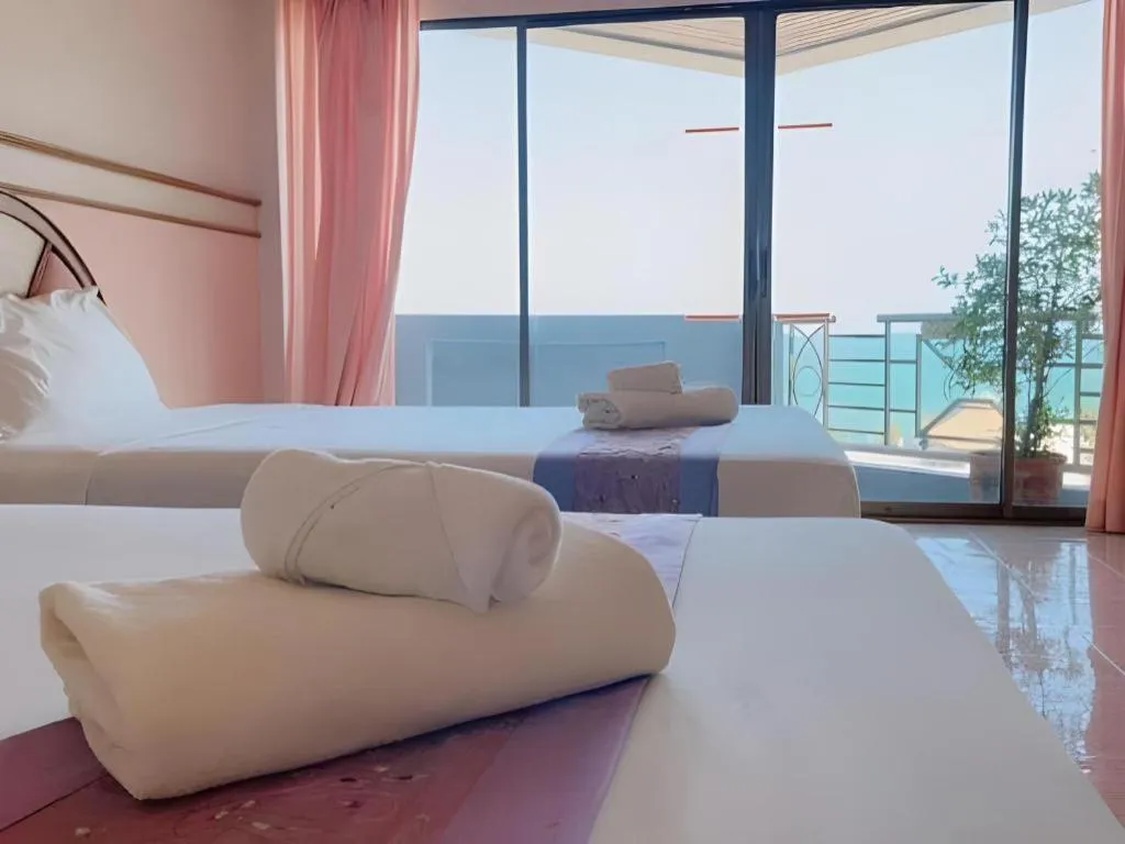 Bed in Supar Royal Beach Hotel