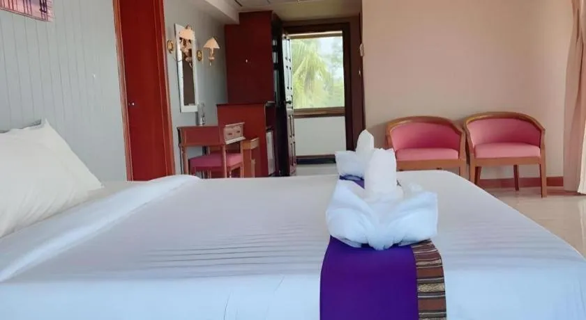 Bed in Supar Royal Beach Hotel