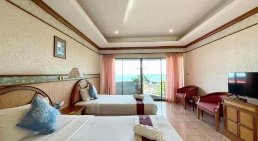 Bed in Supar Royal Beach Hotel