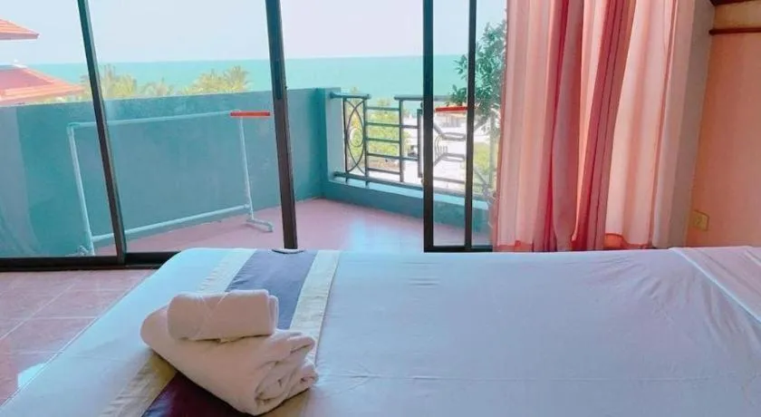 Bed in Supar Royal Beach Hotel