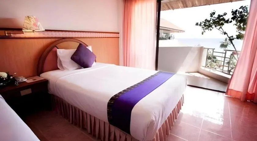 Bed in Supar Royal Beach Hotel