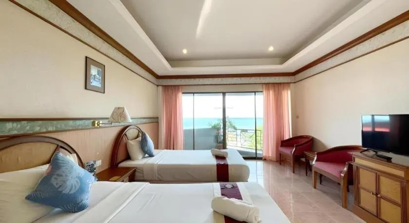 Bed in Supar Royal Beach Hotel