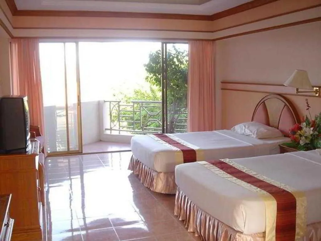Bed in Supar Royal Beach Hotel