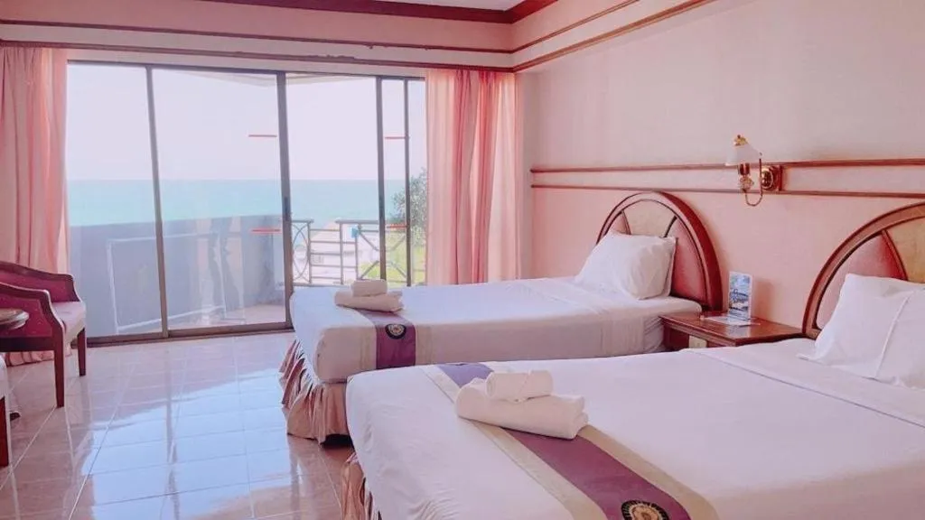 Bed in Supar Royal Beach Hotel