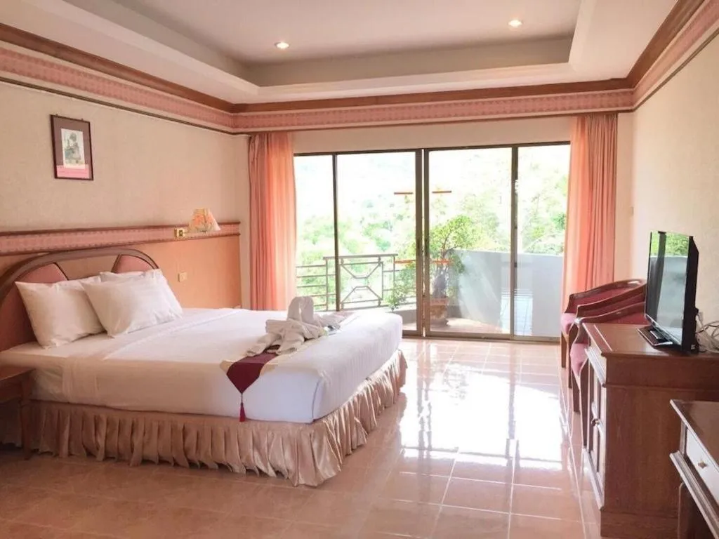 Bed in Supar Royal Beach Hotel