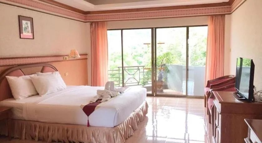 Bed in Supar Royal Beach Hotel
