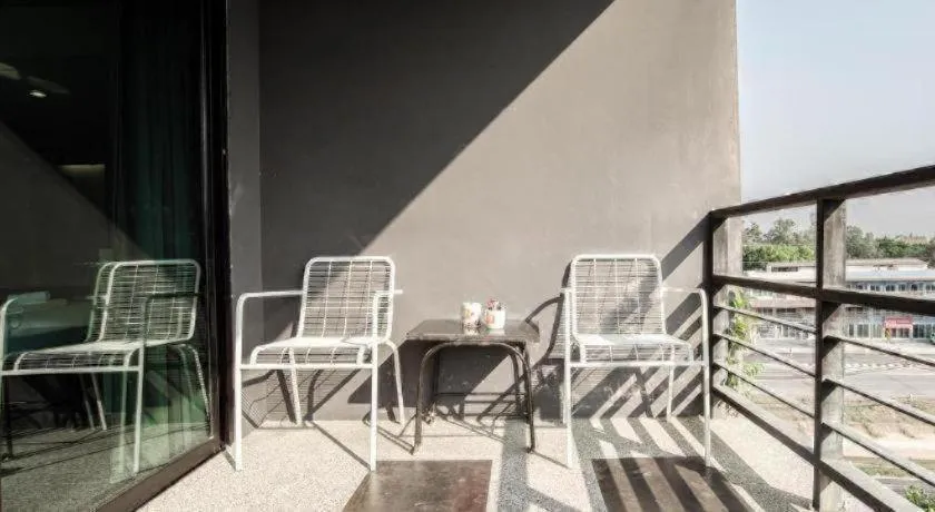 B2 Black Business and Budget Hotel