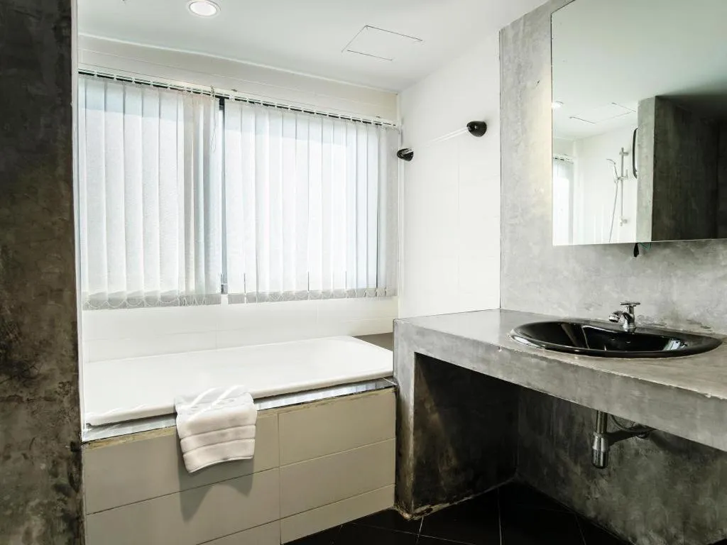 B2 Black Business and Budget Hotel