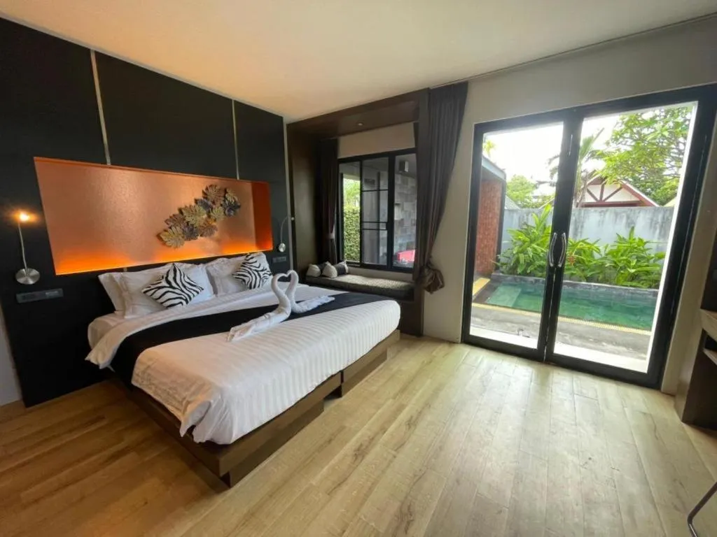 Bed in Rose Garden Samui Bungalows