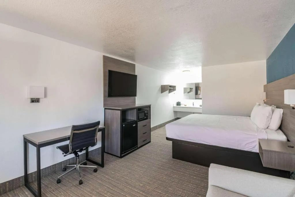 Bed in Baymont by Wyndham Grand Junction