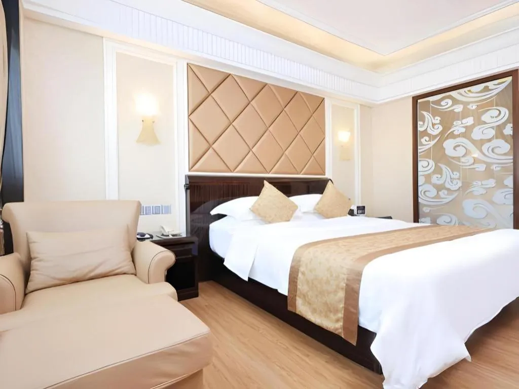 Bed in Sun City Hotel Haikou